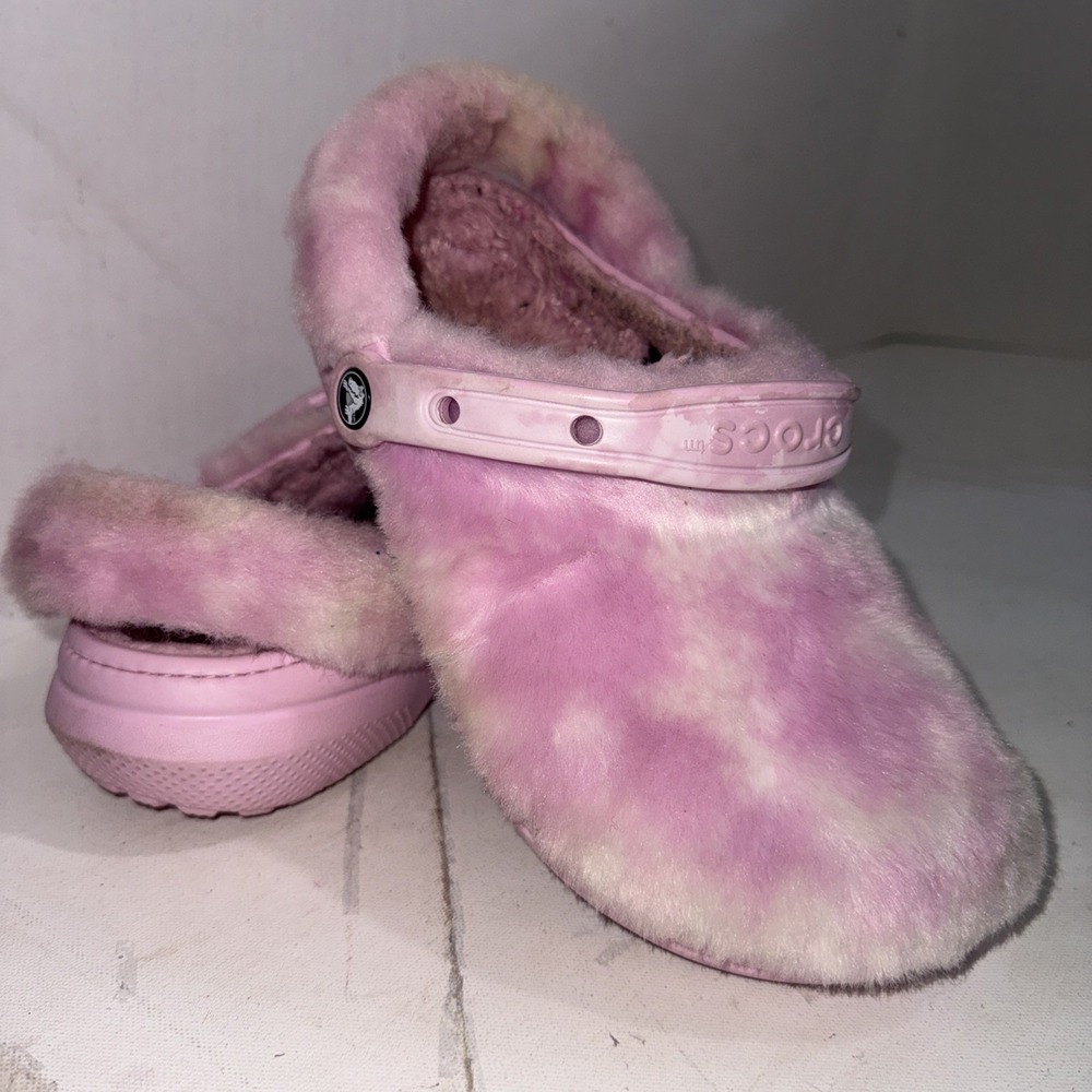 Crocs Classic Fur Sure Slip On Fuzzy Cozy Preppy Pink White Slipper Clogs Size 9